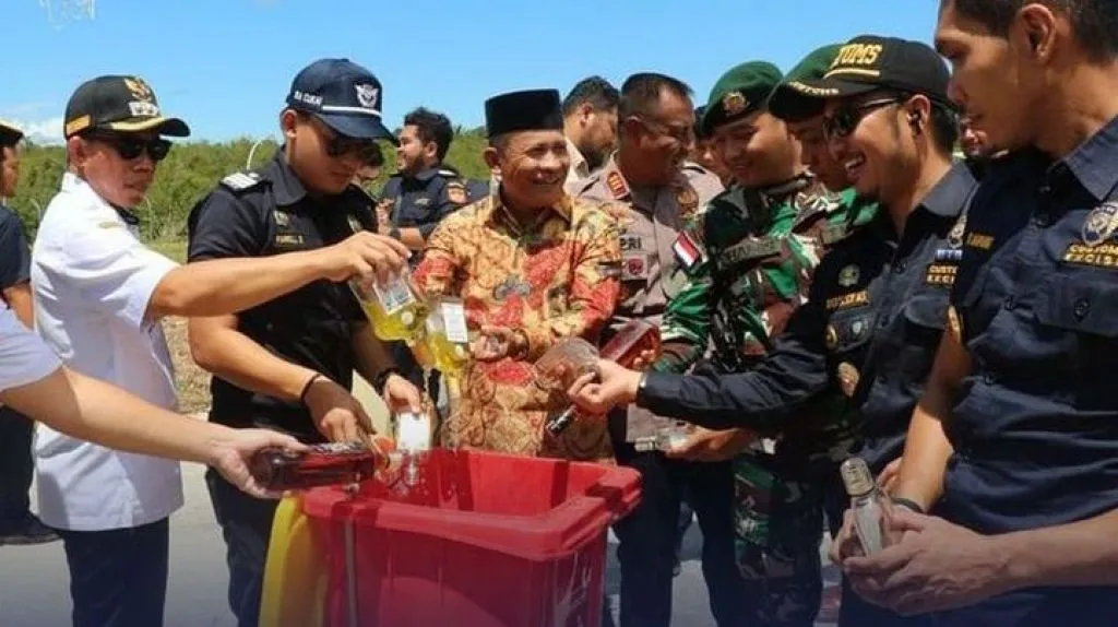 Bea Cukai Nanga Badau Musnahkan Barang Ilegal Bernilai Ratusan Juta Rupiah