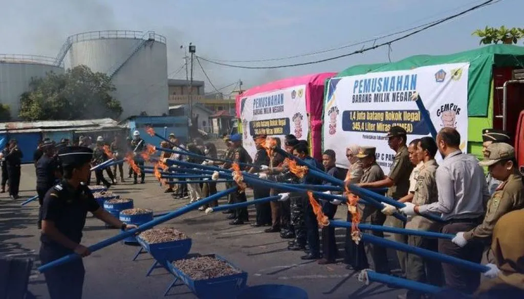 Bea Cukai Parepare Musnahkan 1,4 Juta Batang Rokok Ilegal