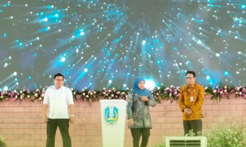 Gubernur Jatim Serahkan Award Peduli Ketahanan Pangan