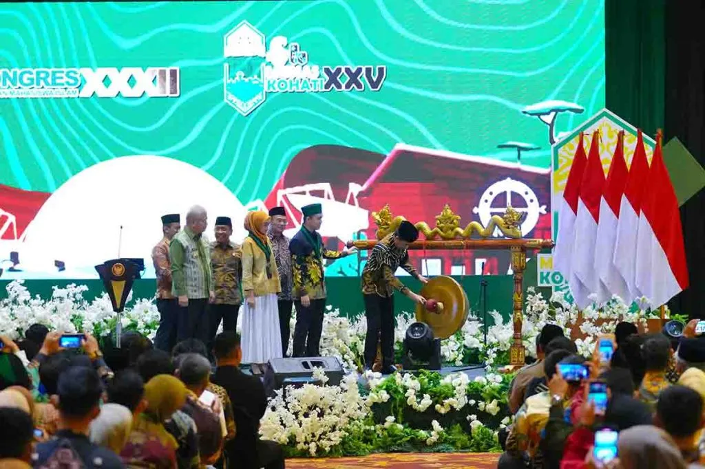 Panglima TNI Dampingi Presiden RI Membuka Kongres HMI Ke-XXXII dan Kohati Ke-XXV