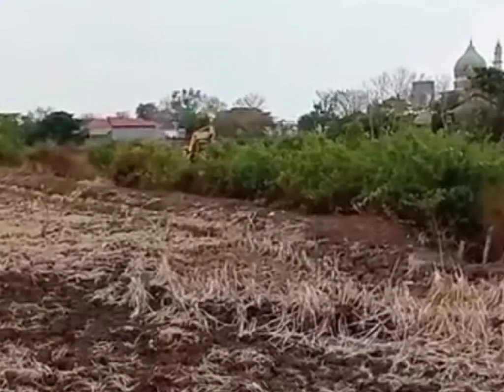 Aktivitas Tambang Liar di Desa Metatu, Gresik