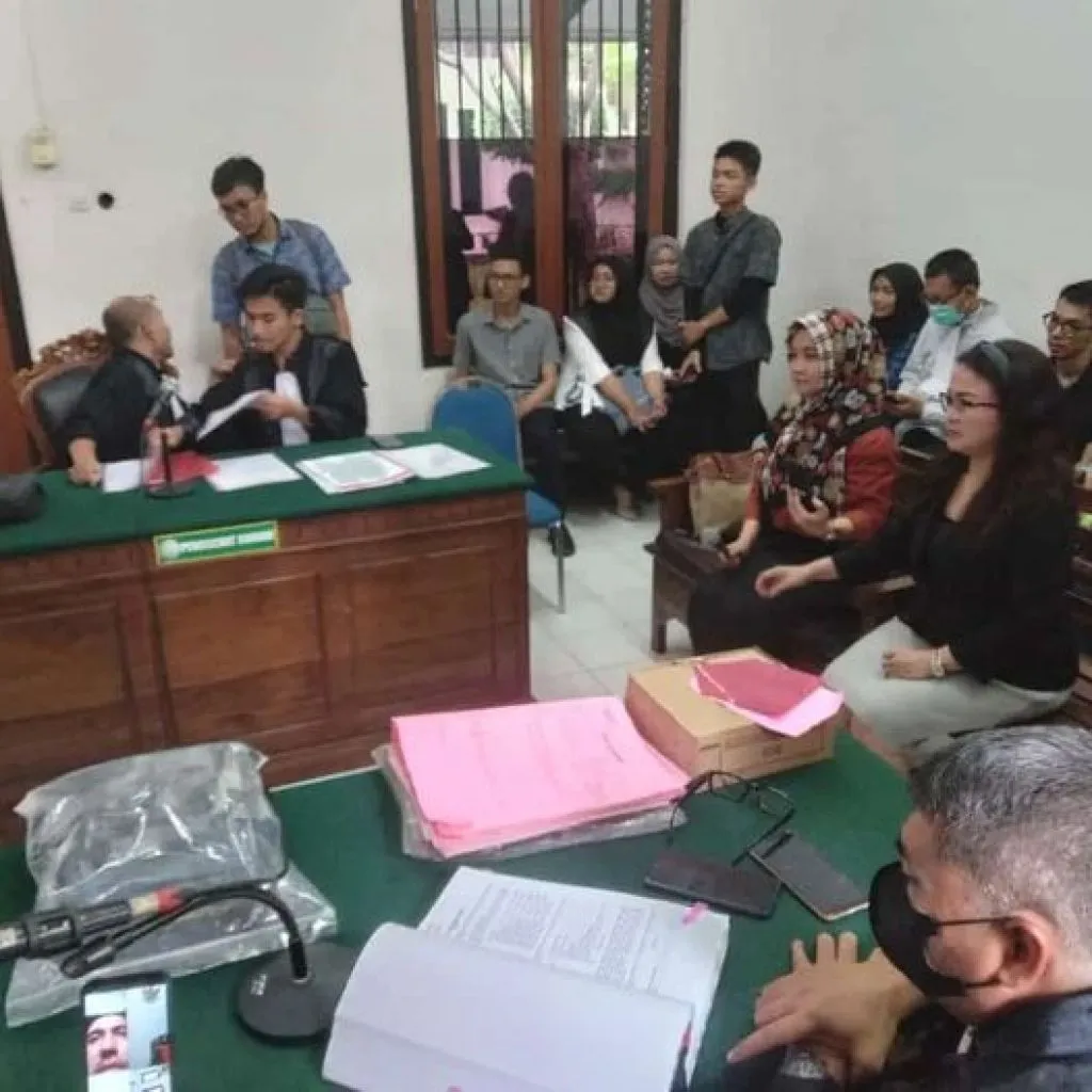 Seorang Karyawan Kredit Plus Menggelapkan Uang Nasabah Senilai Ratusan Juta