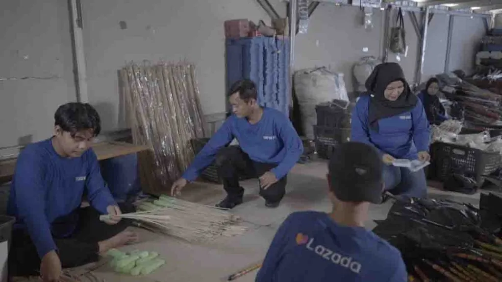 Kisah Pahlawan Ekonomi Digital, Toko Mak Ika yang Hidupi Keluarga dan Masyarakat Sekitar