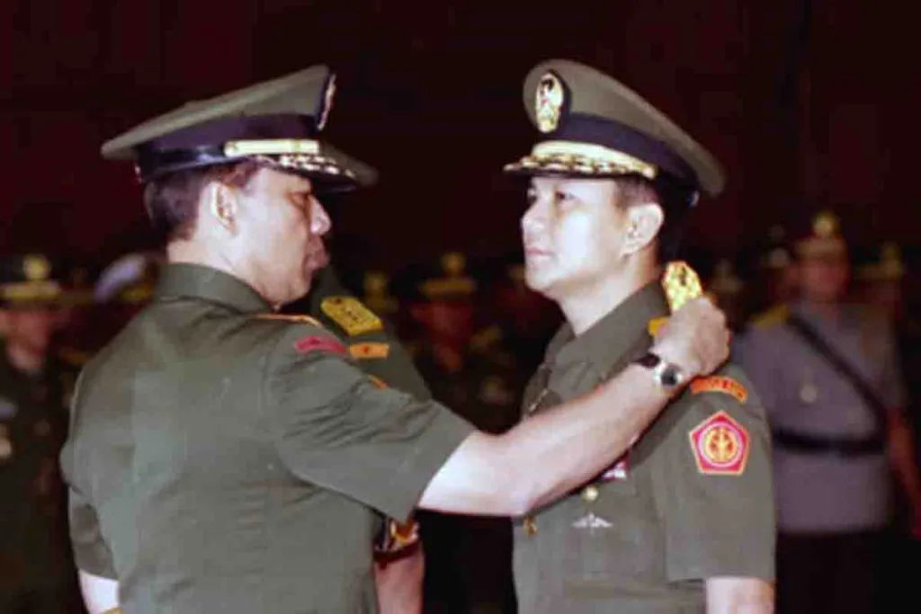 Alur Cerita Presiden Habibie Perintahkan Prabowo Subianto Dipecat