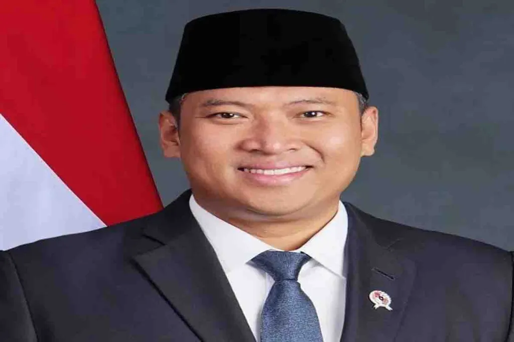 Kisah Sudaryono Memikul Jerami Buat Pakan Sapi
