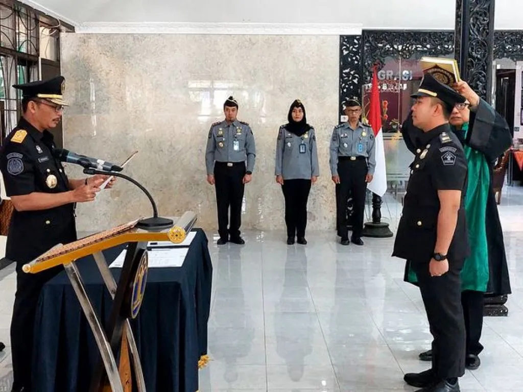 Kadiv Keimigrasian Melantik Pejabat Eselon V Kanim Blitar