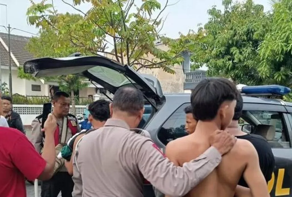 16 Gengster Ditangkap Polsek Waru