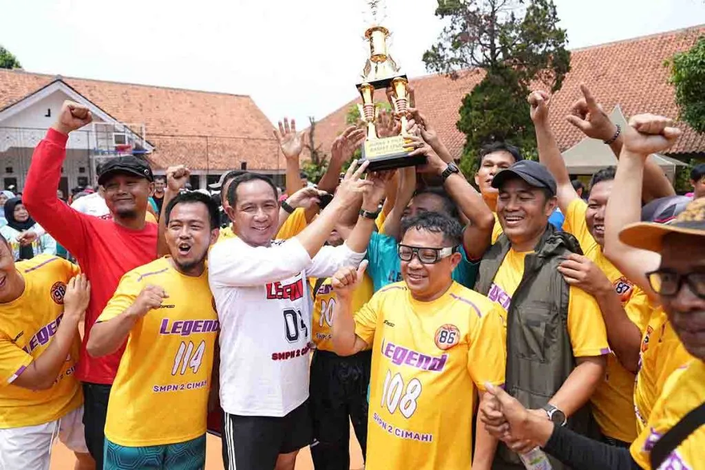 Panglima TNI Ikuti Reuni Akbar Alumni SMP Negeri 2 Cimahi