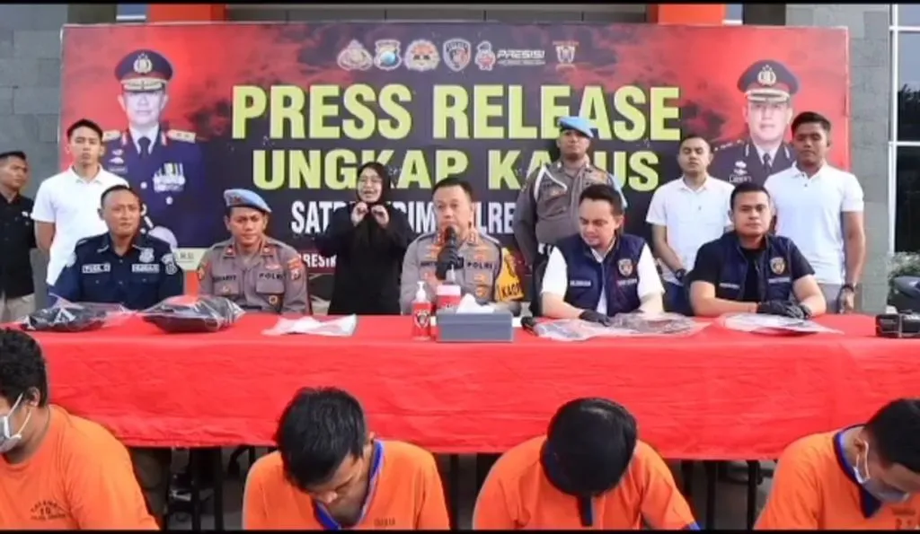 Video Rilis Kasus Pembunuhan yang Terjadi di Desa Pranti Kabupaten Gresik