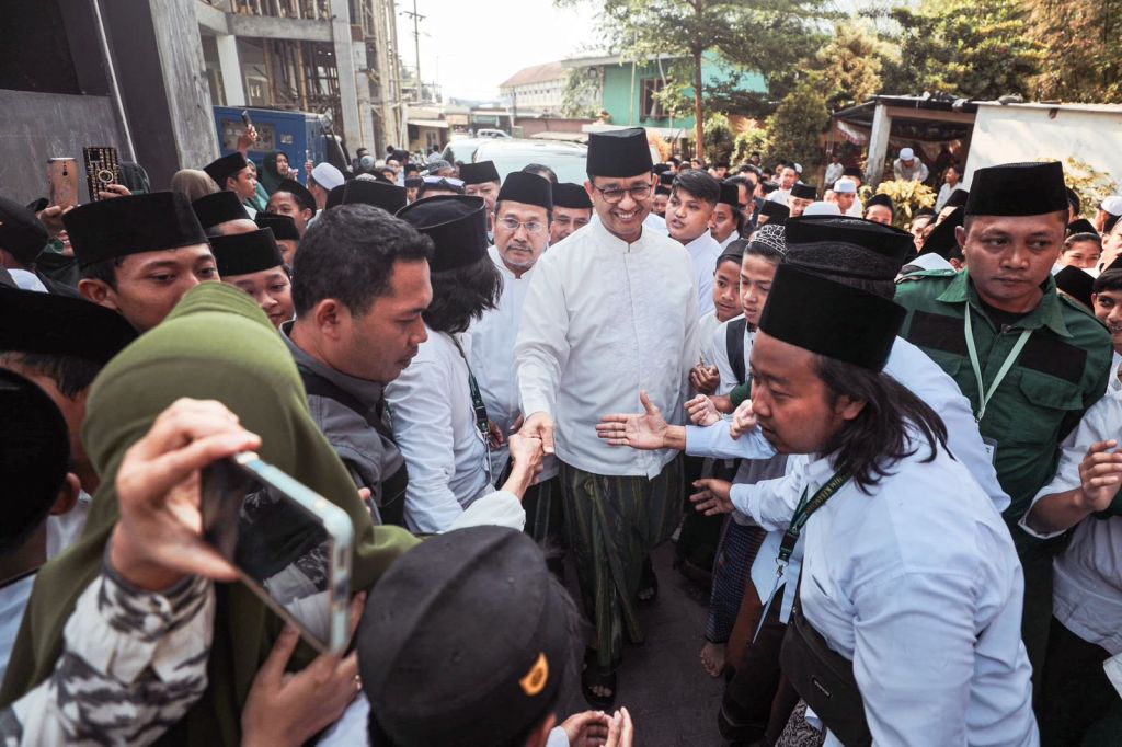 Anies Baswedan di Ponpes Salaf Al Quran Asy Syadzili