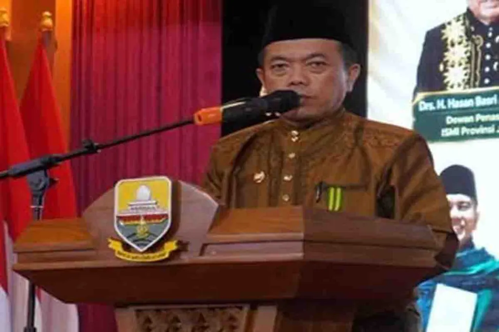 Perjuangan Hidup Al Haris dari Loper Koran hingga Jadi Gubernur Jambi