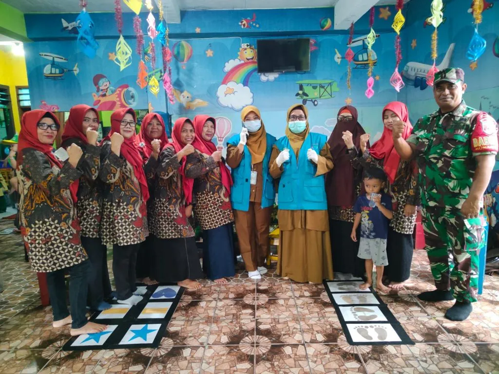Pelda Puji Suyanto Hadiri dan Dukung Pekan Imunisasi Nasional di Desa Waru