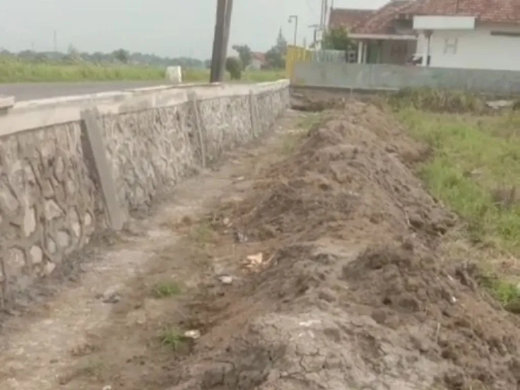 Dinas PU dan Bina Marga Beserta Rekanannya Dianggap Tidak Becus Untuk Pekerjaan di Desa Gampingrowo