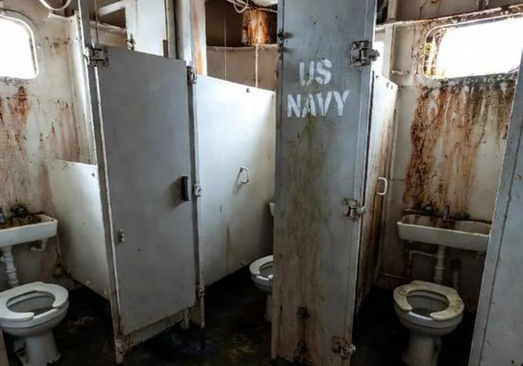 Kisah Toilet di Kapal Perang Amerika Serikat