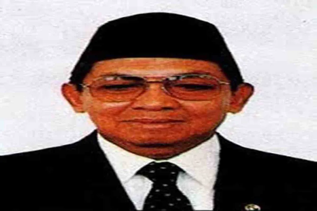Jejak Suwardjono Surjaningrat, Dokter di Balik Sukses Program KB