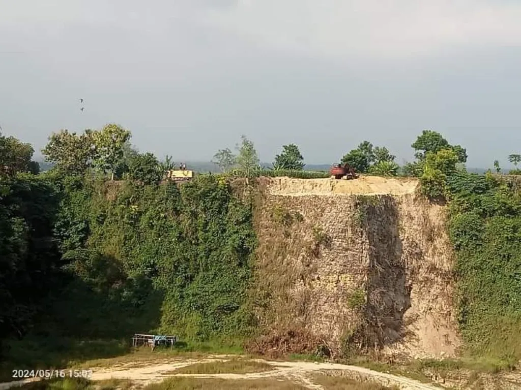 Lubang Sedalam 20 Meter Lebih di Lokasi Tambang Ilegal di Desa Mantup