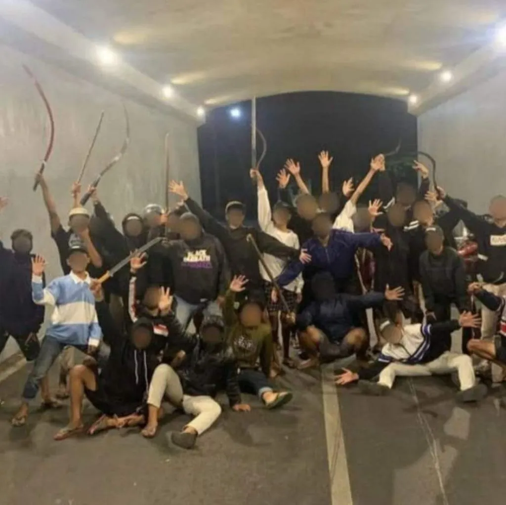 Gengster Remaja Mbledos Surabaya 20 Gangster Kerap Meresahkan Gresik
