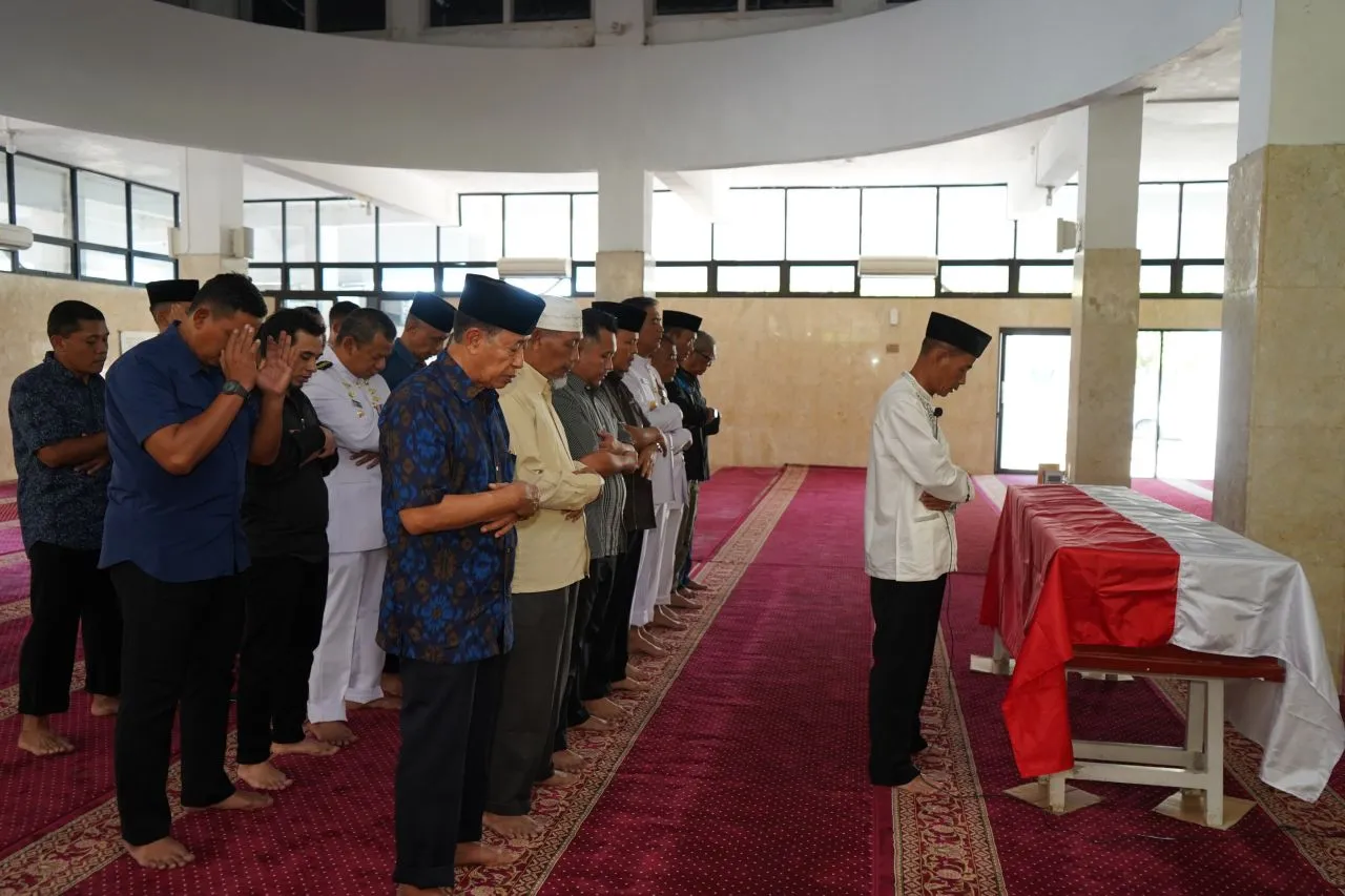 Upacara Pemakaman Alm Laksma TNl Rahardjo Dwi Prihanggono