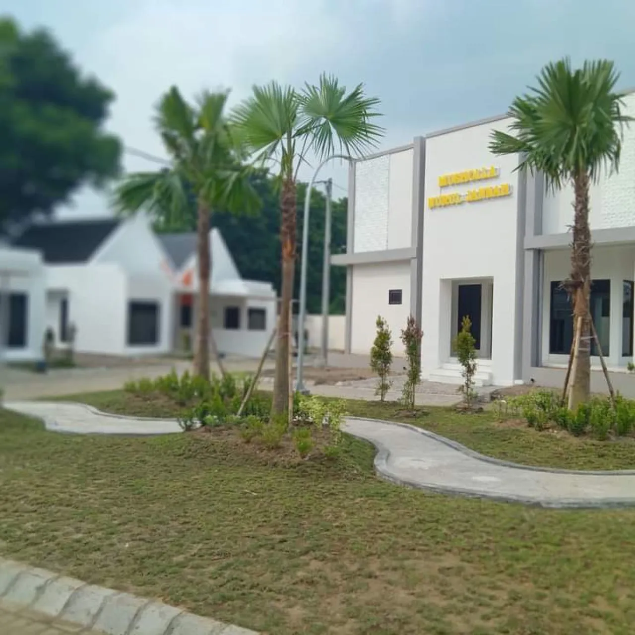 Proyek Rp 4 Miliar Pada Pembangunan Rumah Dinas Kejari Gresik Bertentangan dengan Perpres RI