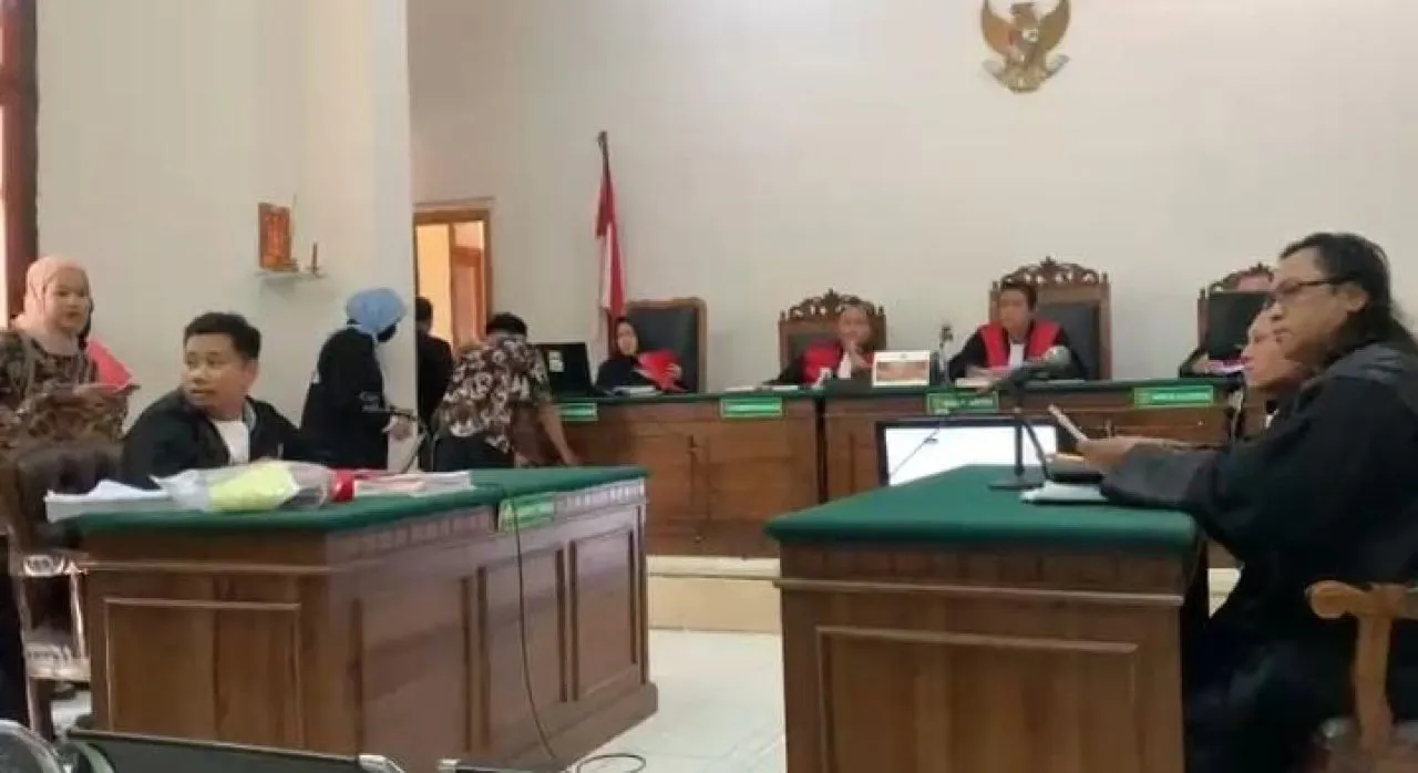 7 Mantan staf CV Belia Cosmetic Mulai Disidang