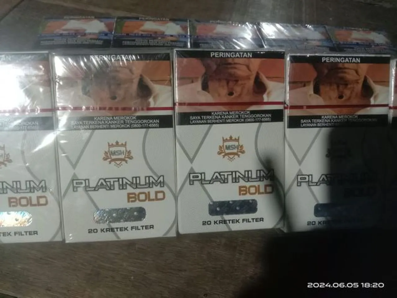 Bea Cukai Gresik Tangkap Pedagang Rokok Ilegal di Exit Tol Manyar