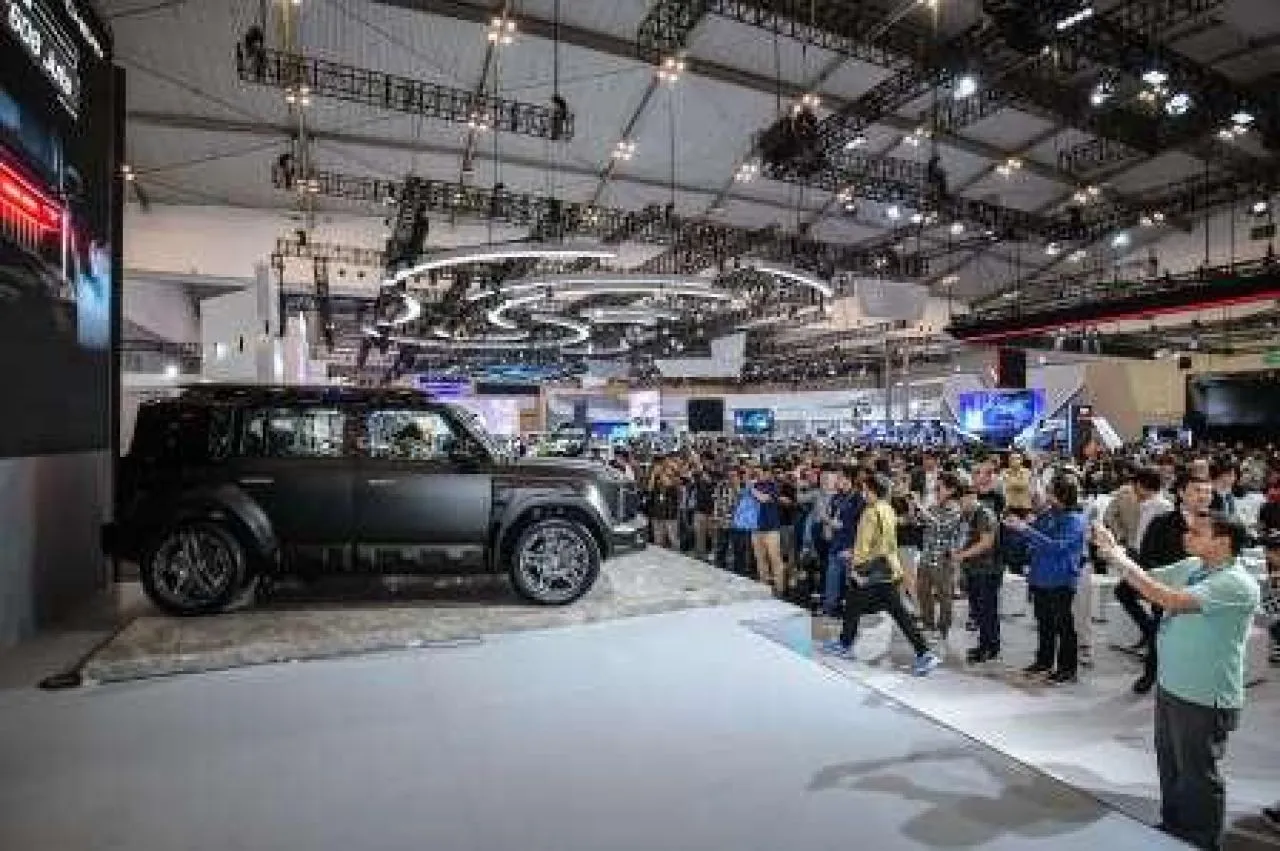 Chery J6 Jadi SUV Offroad Listrik Pertama di Indonesia