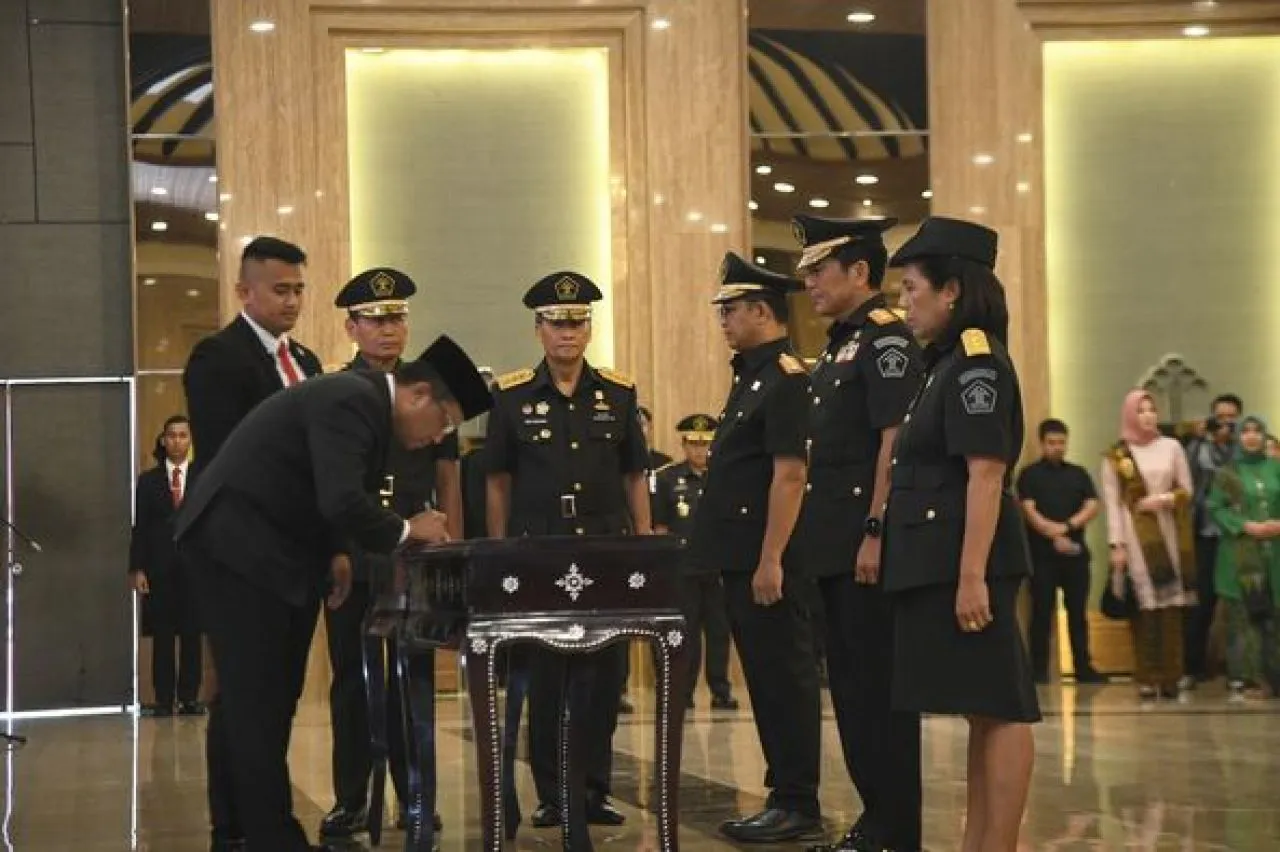 Menteri Hukum Melantik 11 Pimpinan Baru