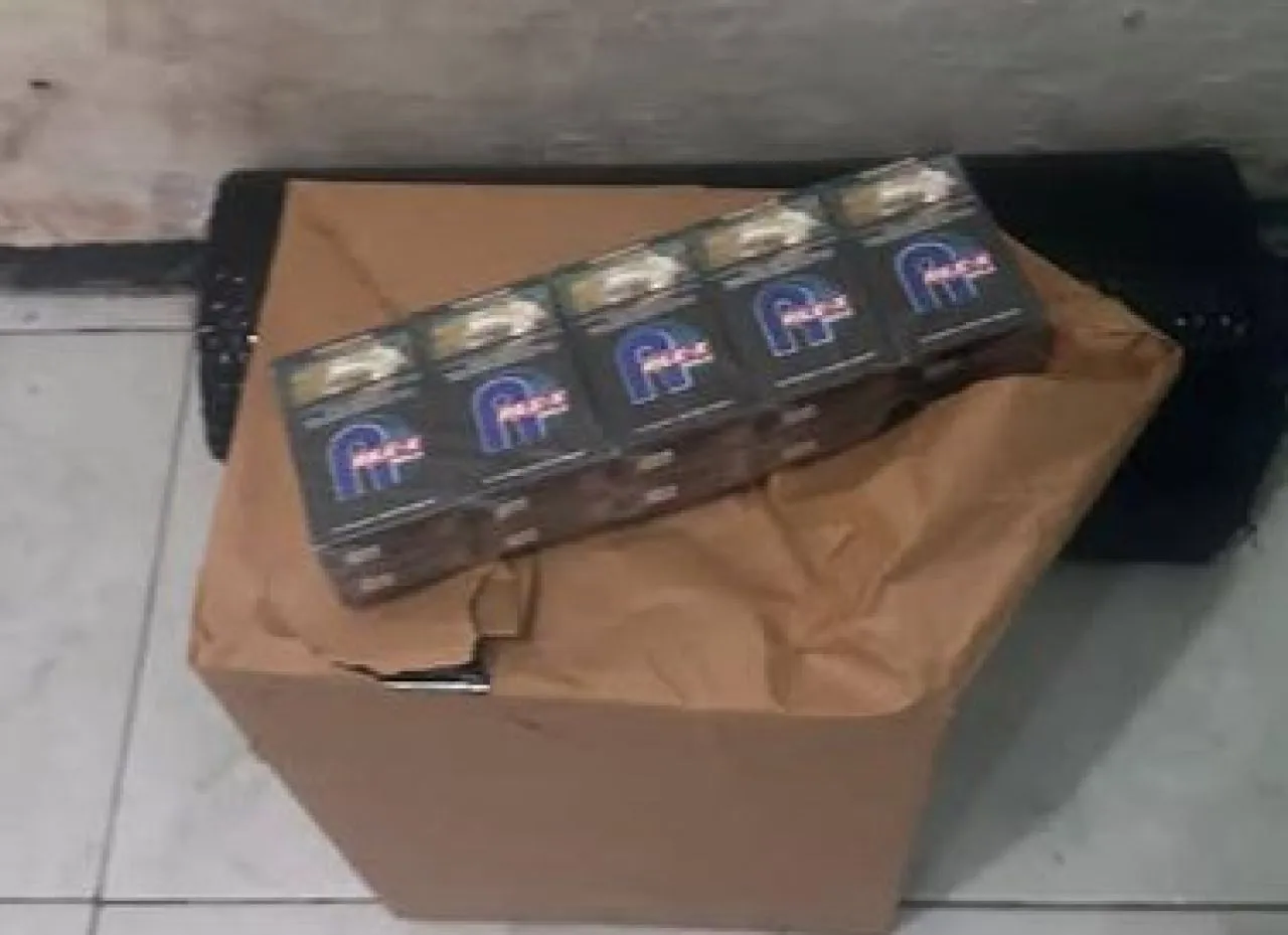 Pedagang Rokok Ilegal di Gresik Dituntut 2 Tahun Penjara dan Hartanya Disita