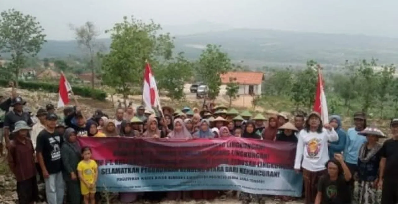 Warga Demo agar PT Kapur Rembang Indonesia Tidak Beroperasi