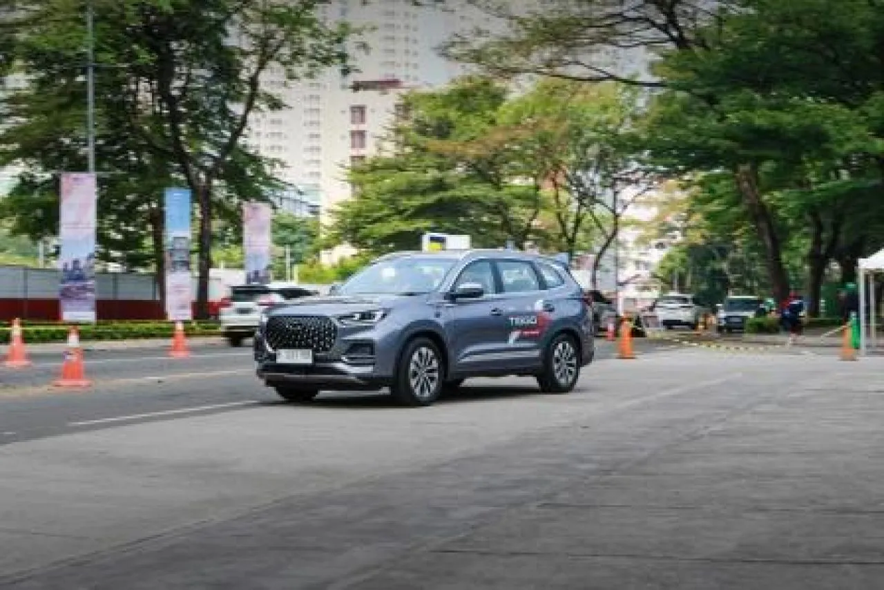 Uji Tabrak TIGGO 8 Dalam Laboratorium Uji Tabrak Milik Chery