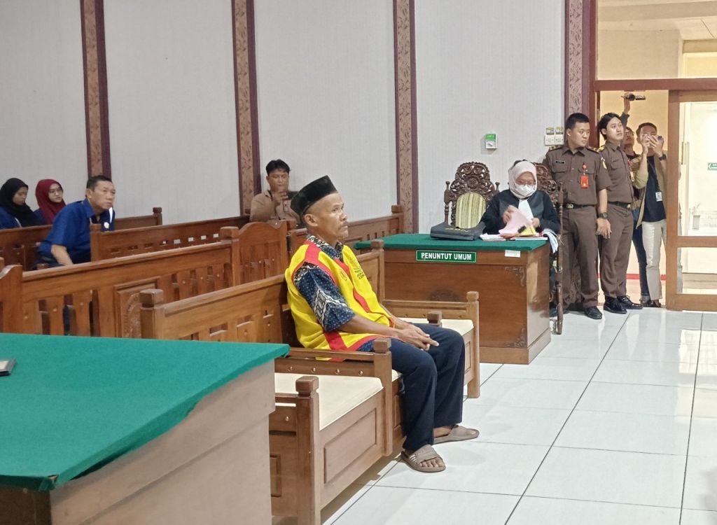Suyanto menjalani sidang perkara pencurian ayam 