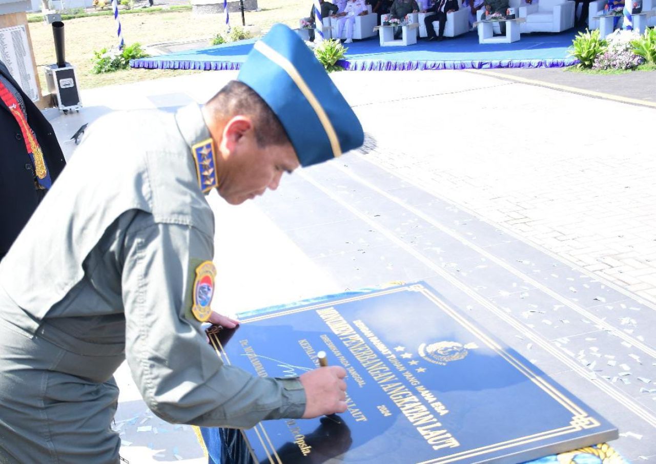 Peresmian Monumen Penerbangan Angkatan Laut oleh Kepala Staf Angkatan Laut (KASAL)