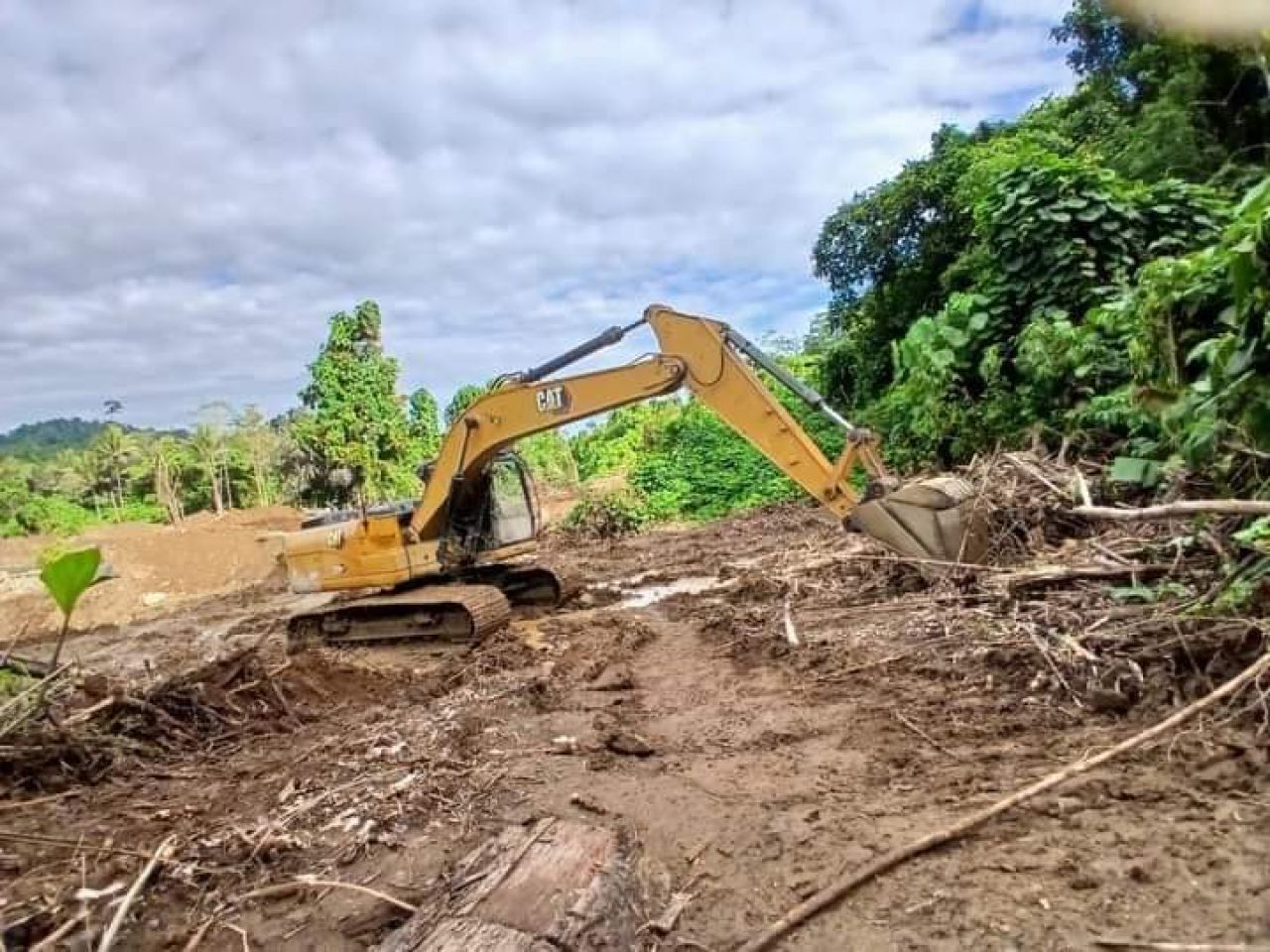 Tambang ilegal di Bintauna
