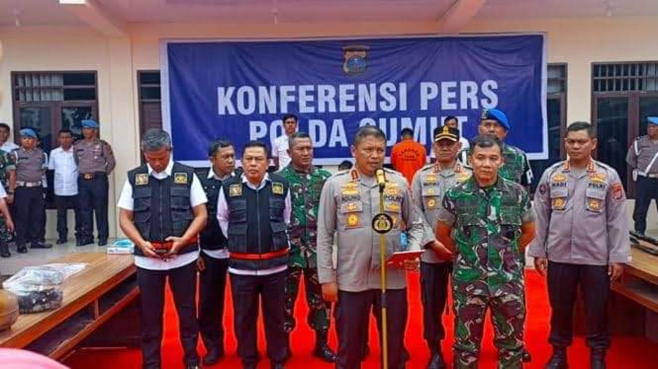 Kapolda Sumatera Utara, Komjen Agung Setya Effendi saat konpers