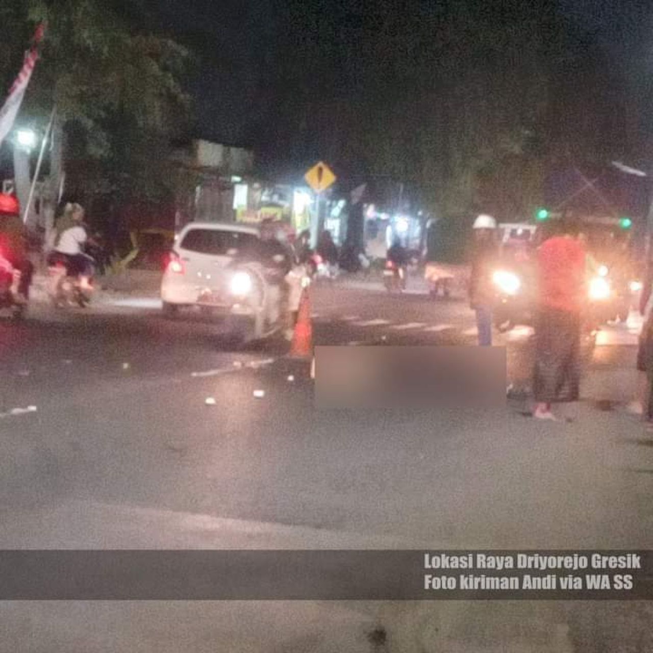 Kondisi lalu lintas pasca kecelakaan di depan pabrik Miwon