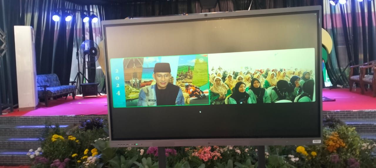 Pelatihan Santri Digitalpreneur secara zoom meeting
