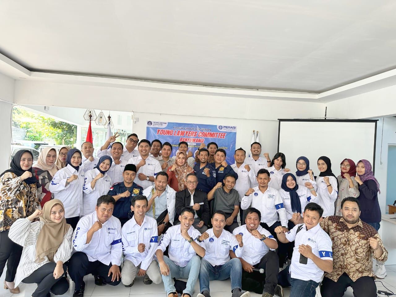 Peserta FGD usai acara.
