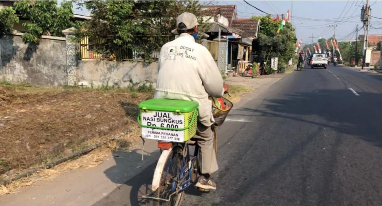 Khoderi bersepeda