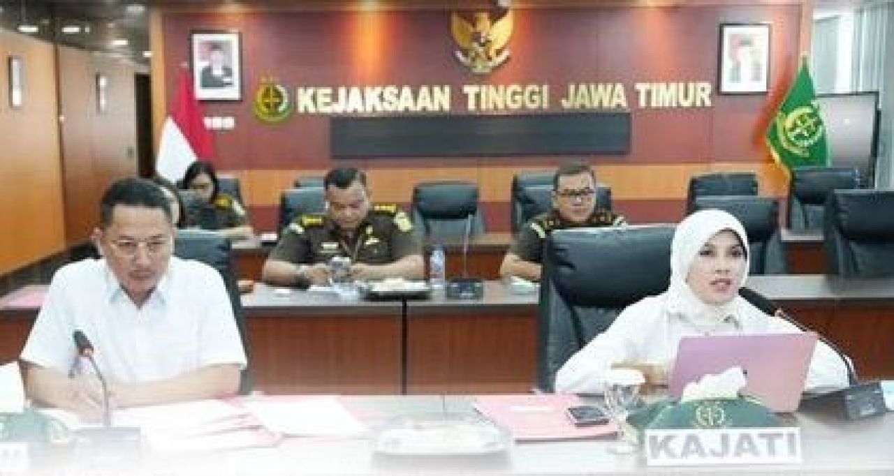 Kajati Jatim Mia Amiati memimpin Ekspose Mandiri 5 perkara yang diajukan RJ