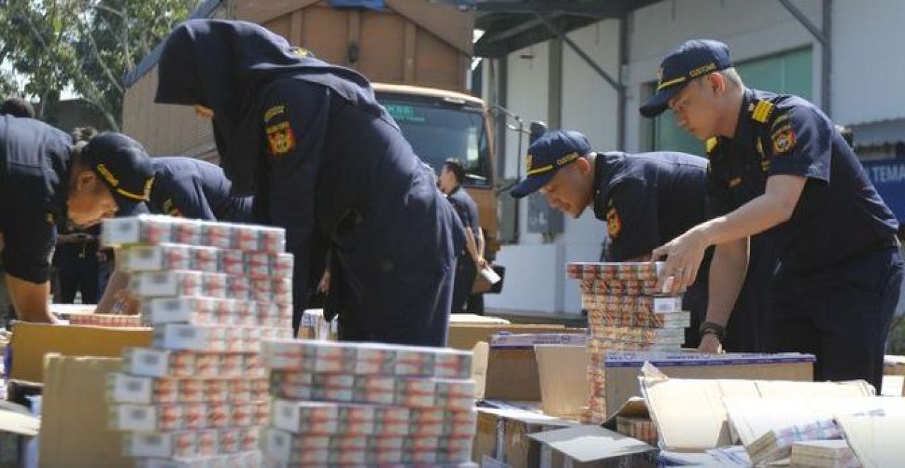 Pemusnahan 10 juta batang rokok di PT HM Sampoerna