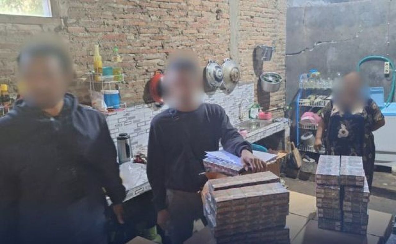 Bea Cukai Surakarta gagalkan peredaran rokok ilegal dari sebuah rumah tinggal