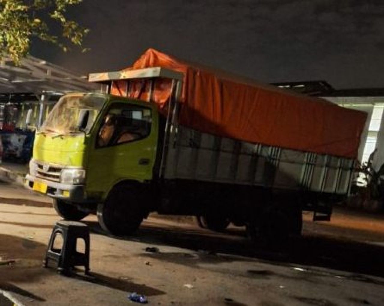 Truk yang diduga pengangsu solar bersubsidi