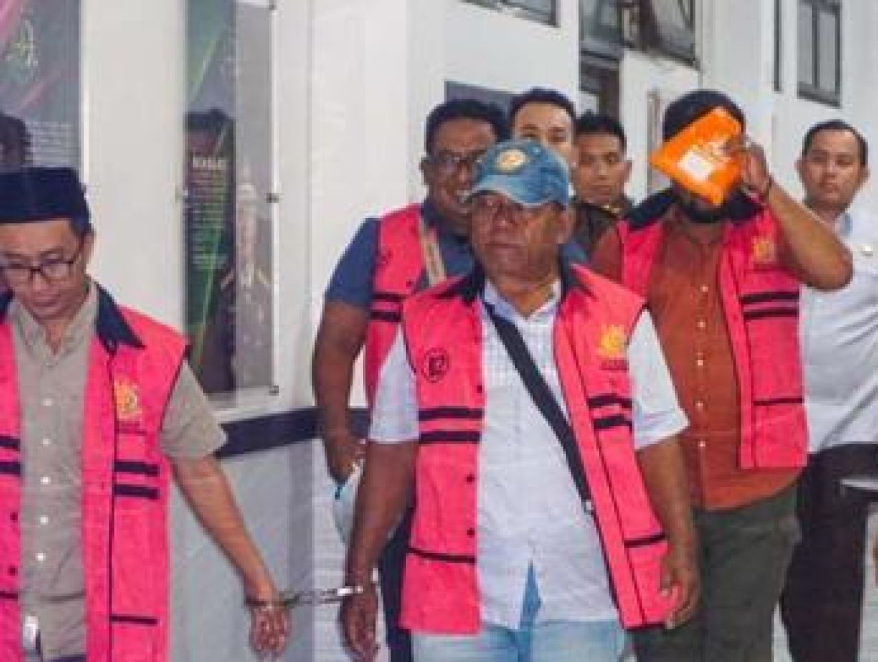 4  koruptor dana hibah di Desa Wage