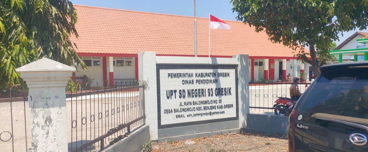SDN 93 Gresik