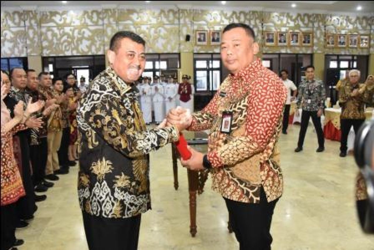 Laksda TNI Suradi Agung Slamet secara dikukuhkan sebagai Ketua Umum IKADIP