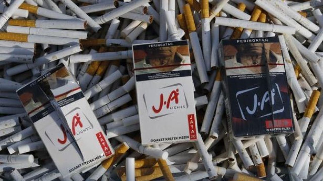 Rokok ilegal dimusnahkan di Bali