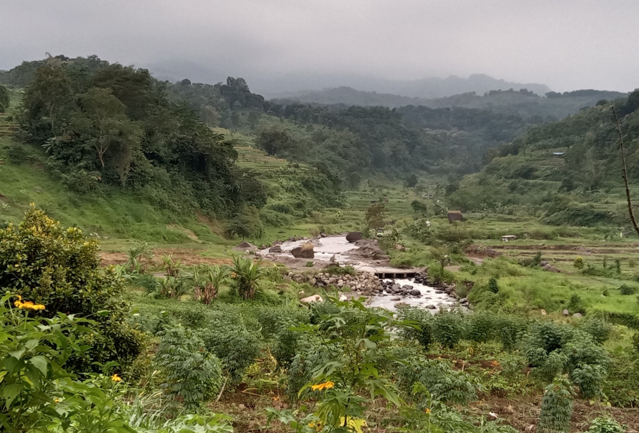 Tampak aktivitas tambang di wilayah Pacet