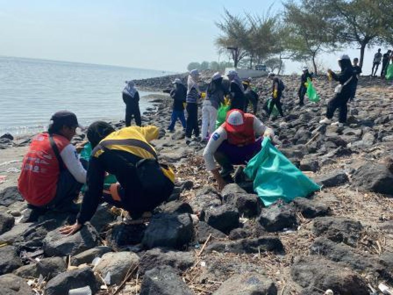 Audit sampah di kawasan pesisir pantai utara Kota Surabaya