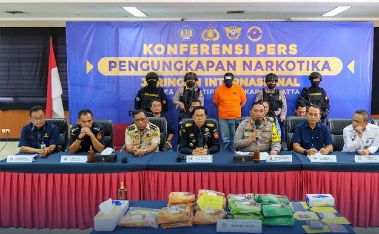 Konferensi pers pengungkapan kasus kopi saset isi Narkoba