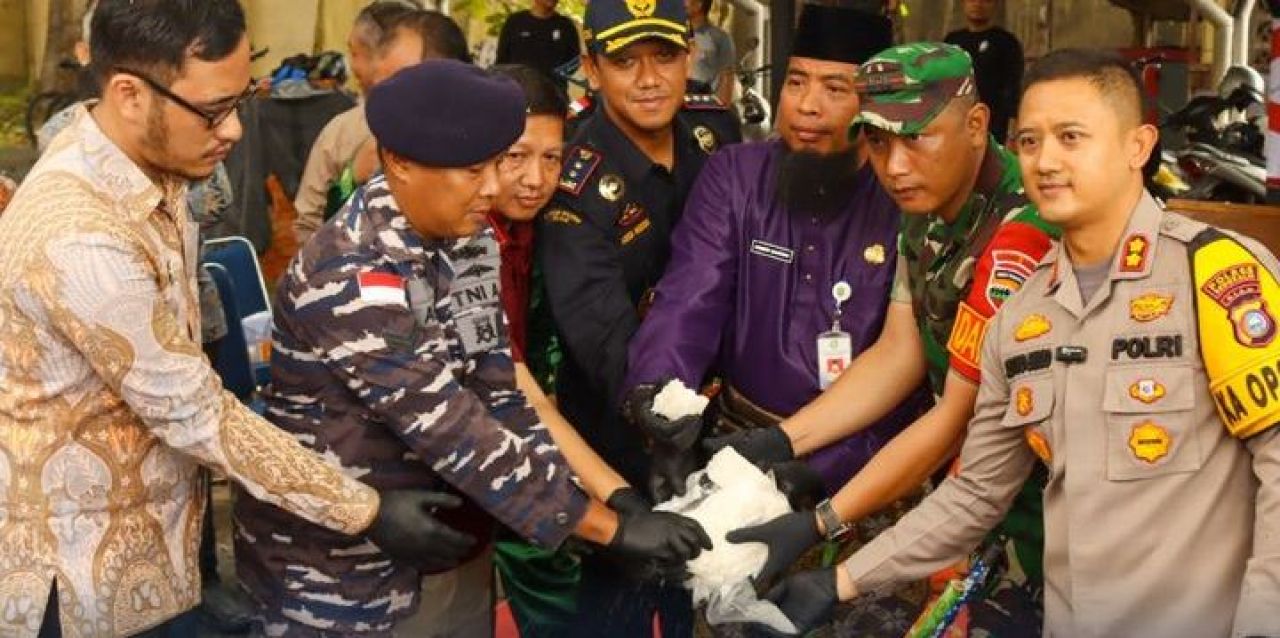 Pengungkapan tindak pidana narkotika jenis sabu seberat 15,7 kilogram